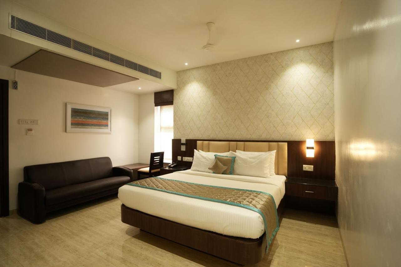 Hotel Sri Ambal Grand Virudunagar Zewnętrze zdjęcie